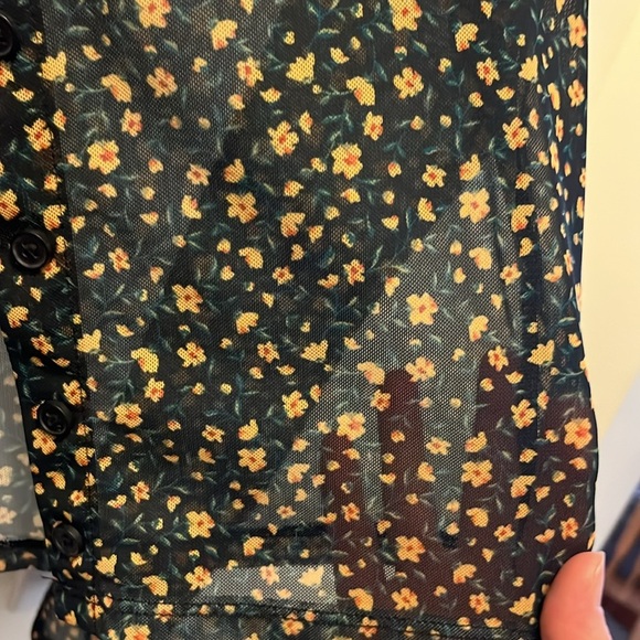 Forever 21 flowered long sleeve collared crop top size Large - Picture 3 of 6